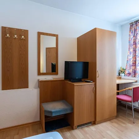 Am Roemerplatz Bed & Breakfast