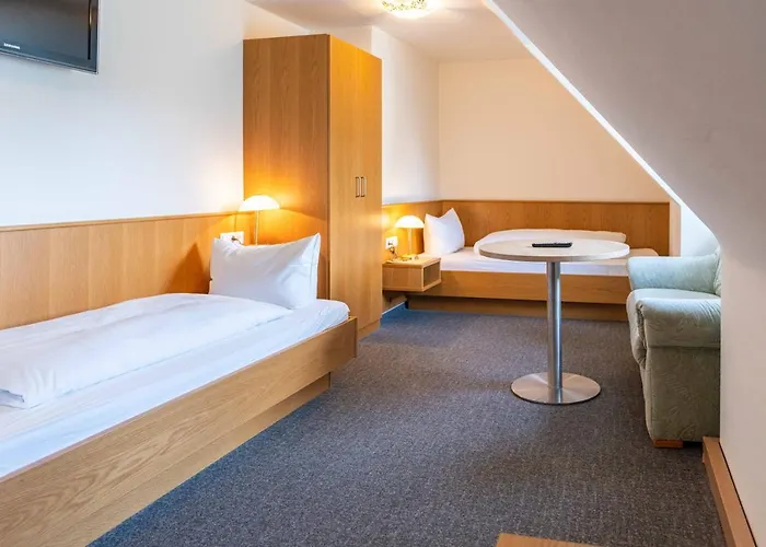 Am Roemerplatz Bed & Breakfast 4*