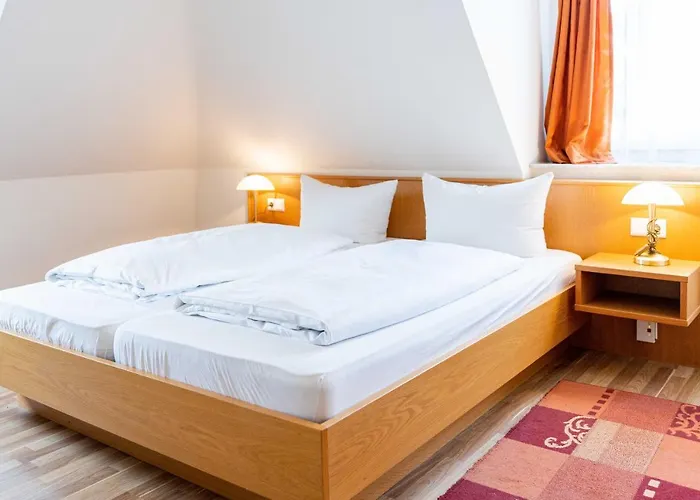 Bed & Breakfast Am Roemerplatz 4*